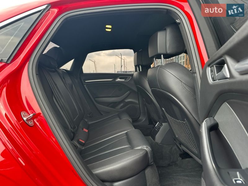 Седан Audi A3 2017 в Рівному