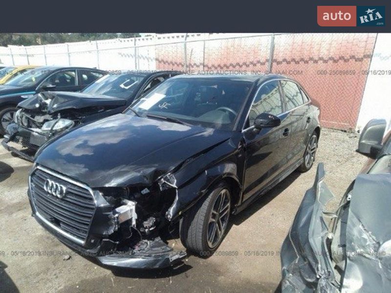 Седан Audi A3 2017 в Киеве