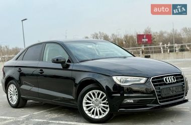 Седан Audi A3 2016 в Киеве
