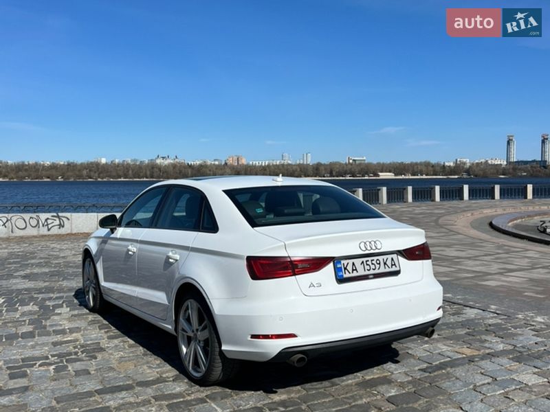 Седан Audi A3 2015 в Киеве