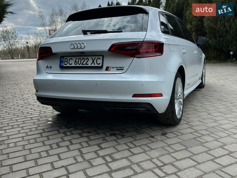 Хэтчбек Audi A3 2015 в Самборе