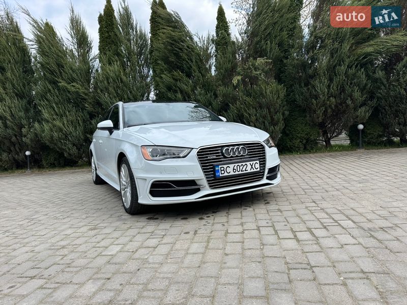 Хэтчбек Audi A3 2015 в Самборе
