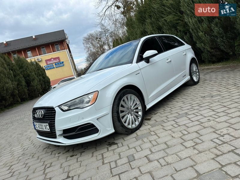 Хэтчбек Audi A3 2015 в Самборе