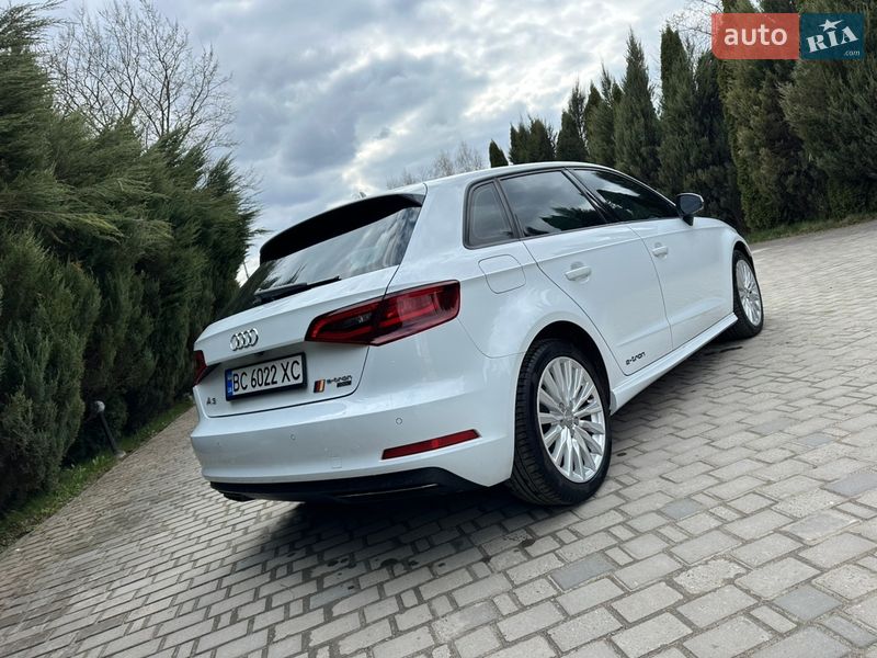 Хэтчбек Audi A3 2015 в Самборе
