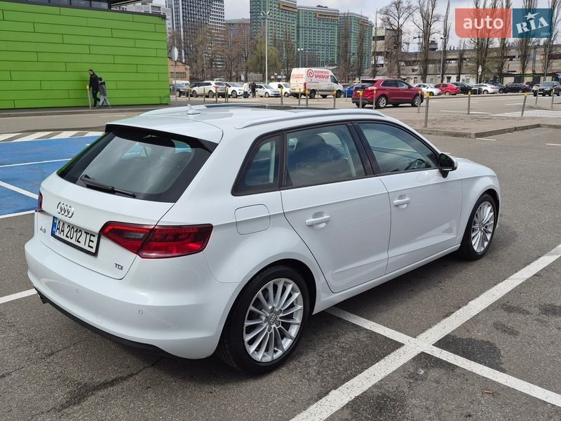 Хэтчбек Audi A3 2016 в Киеве