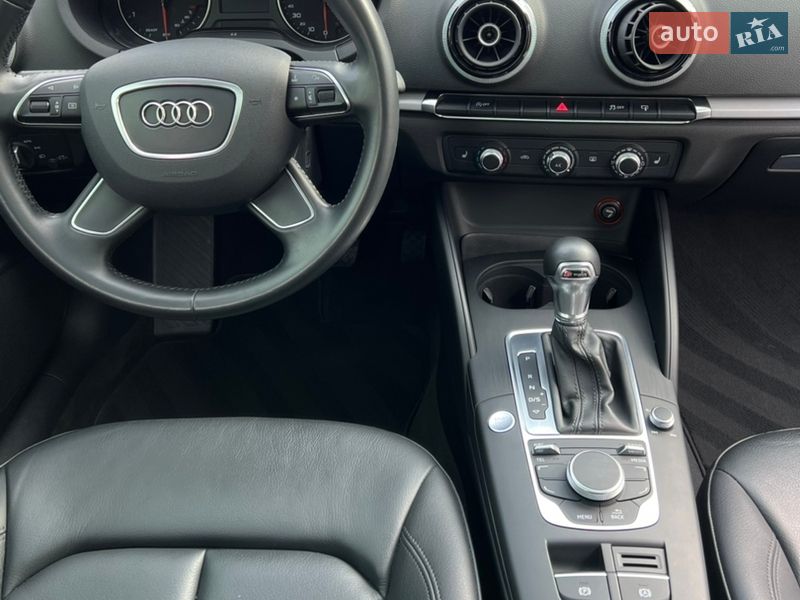 Седан Audi A3 2016 в Фастове