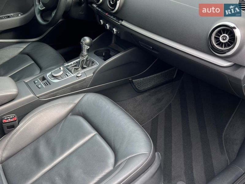 Седан Audi A3 2016 в Фастове