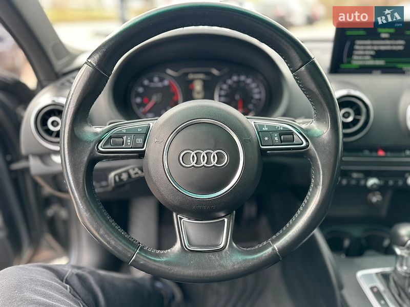 Седан Audi A3 2015 в Ровно