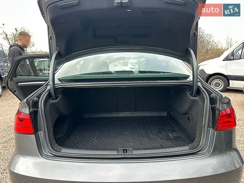 Седан Audi A3 2015 в Ровно