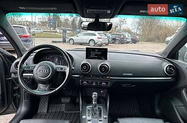 Седан Audi A3 2015 в Ровно