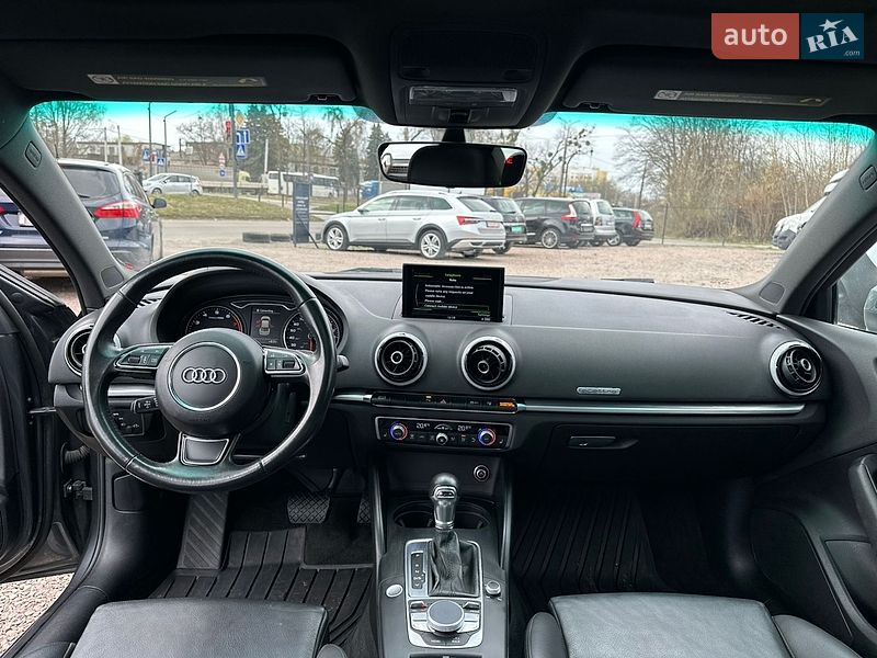 Седан Audi A3 2015 в Ровно