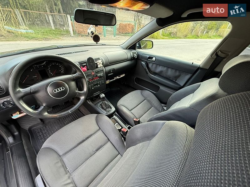Хетчбек Audi A3 2002 в Ладижині