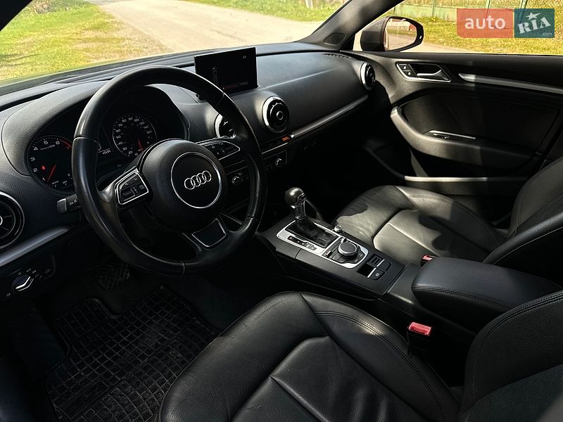Седан Audi A3 2016 в Львові