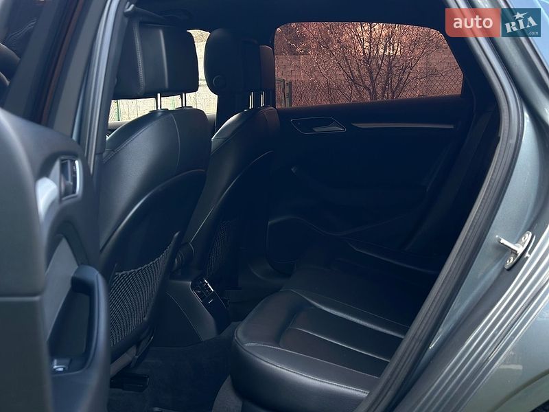 Седан Audi A3 2016 в Львові