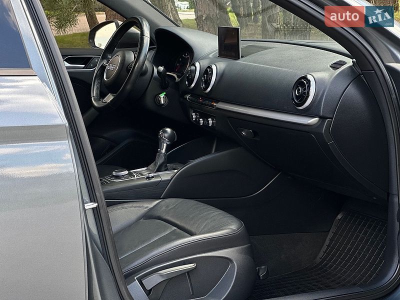 Седан Audi A3 2016 в Львові