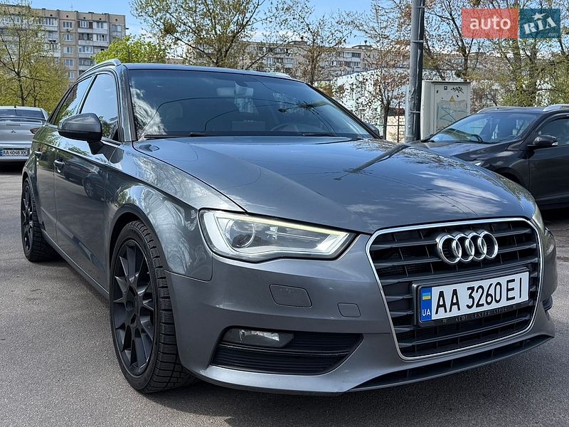 Хэтчбек Audi A3 2016 в Киеве