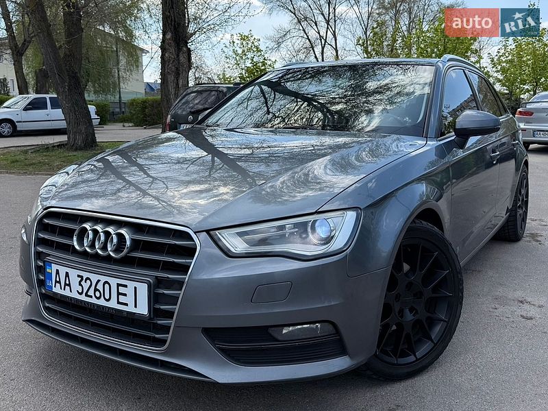 Хэтчбек Audi A3 2016 в Киеве