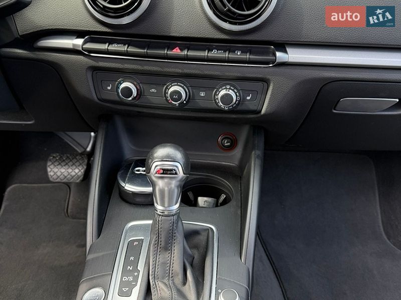 Седан Audi A3 2015 в Одессе