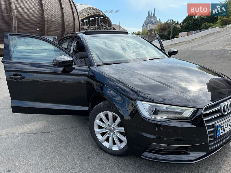 Седан Audi A3 2015 в Одессе