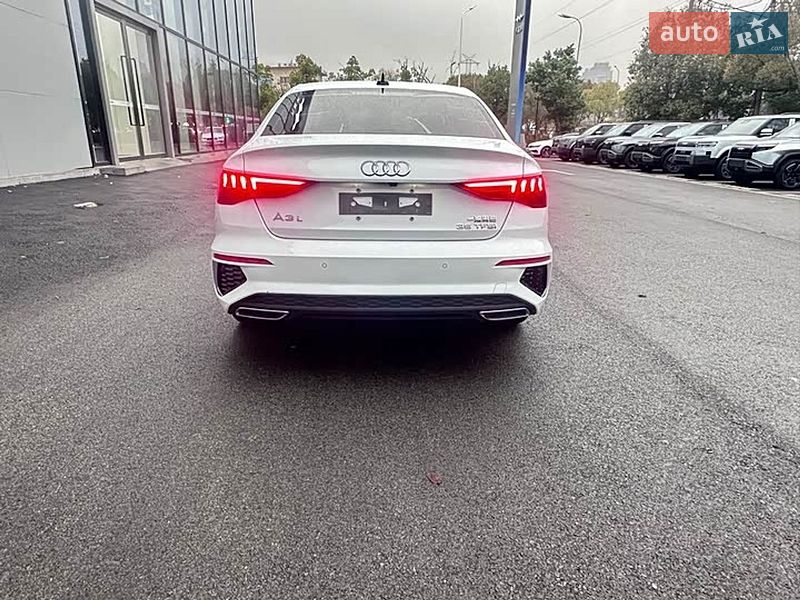 Седан Audi A3 2022 в Киеве
