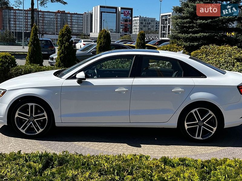 Седан Audi A3 2018 в Львове