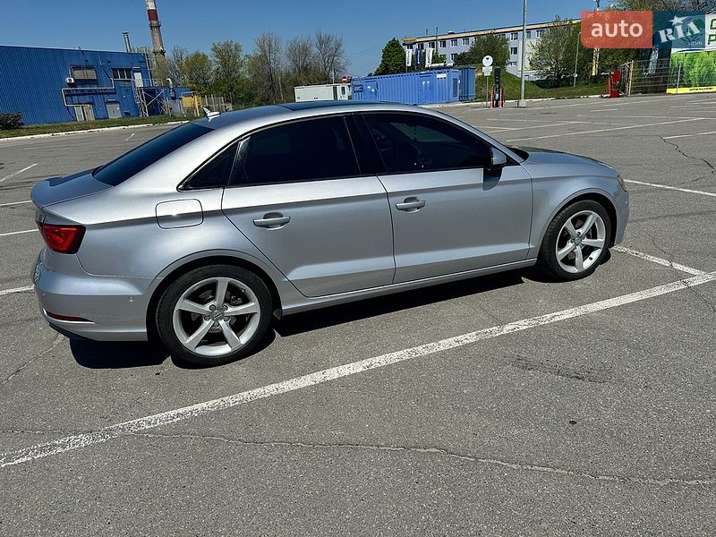 Седан Audi A3 2015 в Дніпрі
