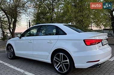 Седан Audi A3 2017 в Запоріжжі