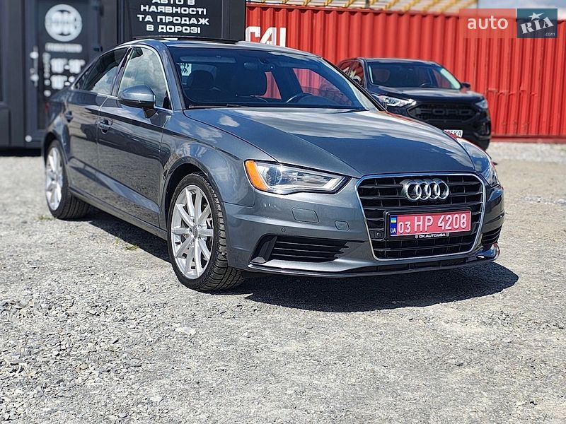 Седан Audi A3 2015 в Ровно