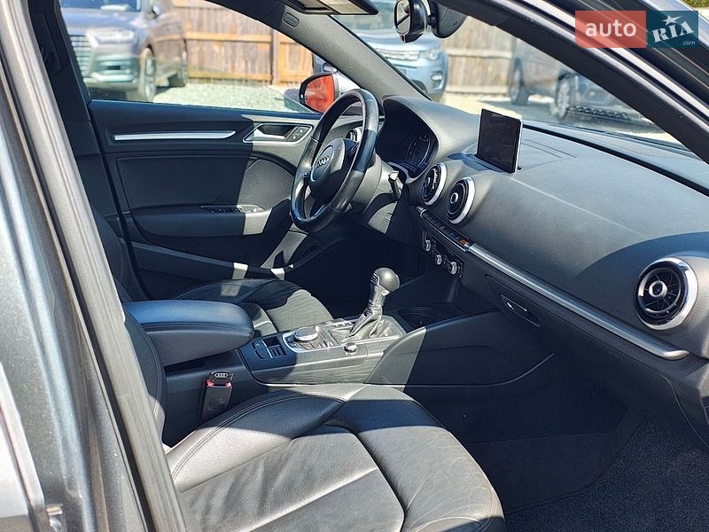 Седан Audi A3 2015 в Ровно