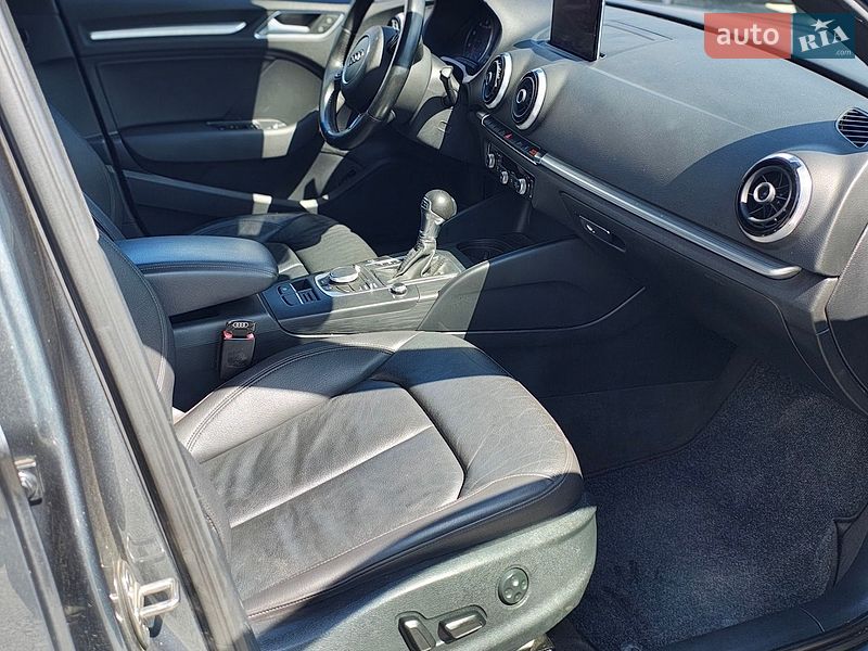 Седан Audi A3 2015 в Ровно