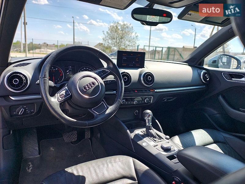 Седан Audi A3 2015 в Ровно