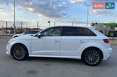 Хетчбек Audi A3 2016 в Чернівцях