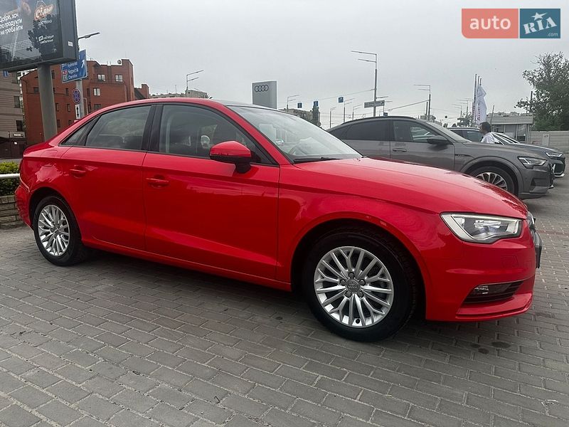 Седан Audi A3 2016 в Киеве