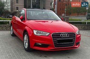 Седан Audi A3 2016 в Киеве