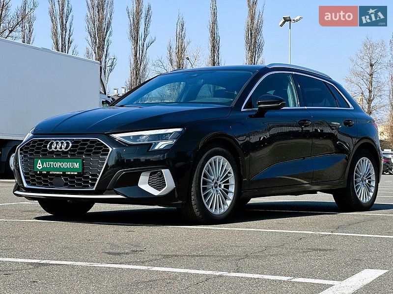Хэтчбек Audi A3 2021 в Киеве