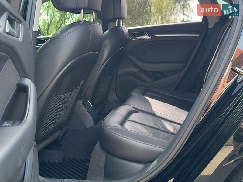 Седан Audi A3 2016 в Киеве