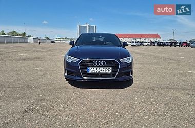 Седан Audi A3 2017 в Киеве