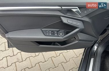 Седан Audi A3 2022 в Чернівцях