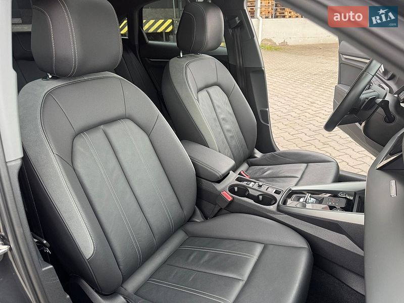Седан Audi A3 2022 в Чернівцях
