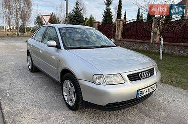 Хэтчбек Audi A3 2000 в Вараше