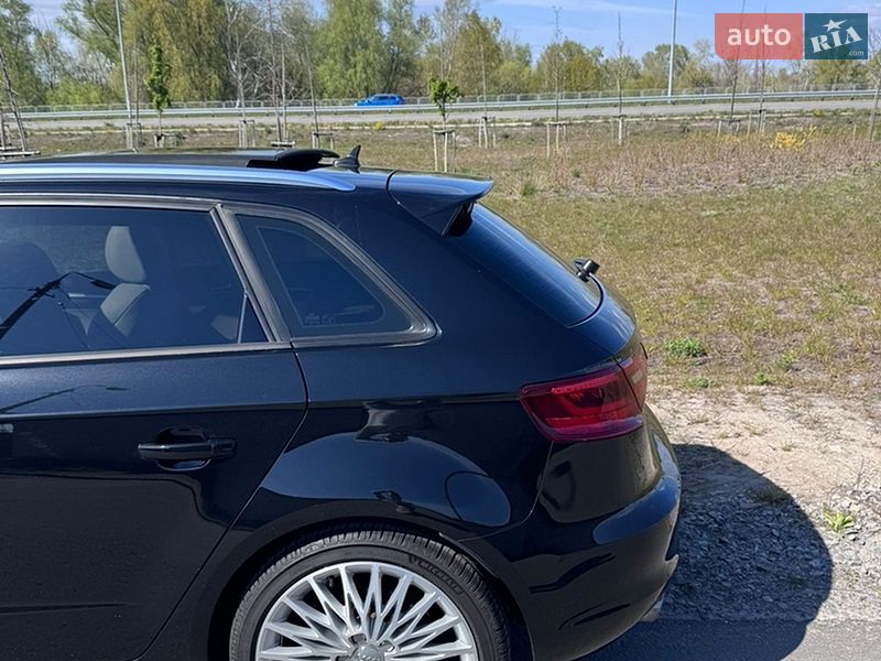 Хэтчбек Audi A3 2016 в Киеве
