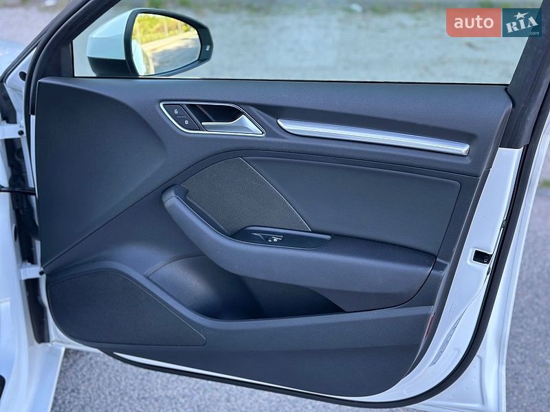 Седан Audi A3 2019 в Днепре