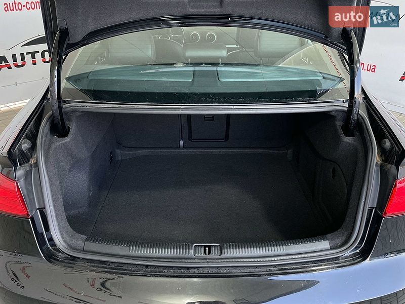 Седан Audi A3 2016 в Львове