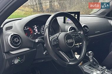 Седан Audi A3 2016 в Киеве