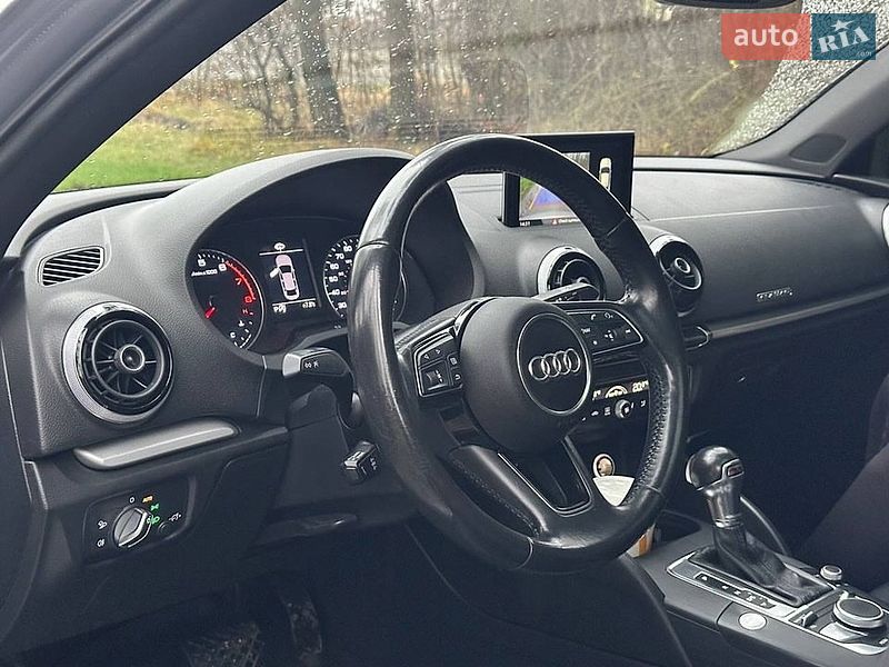 Седан Audi A3 2016 в Киеве