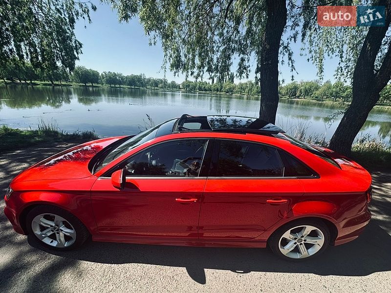 Седан Audi A3 2016 в Ровно