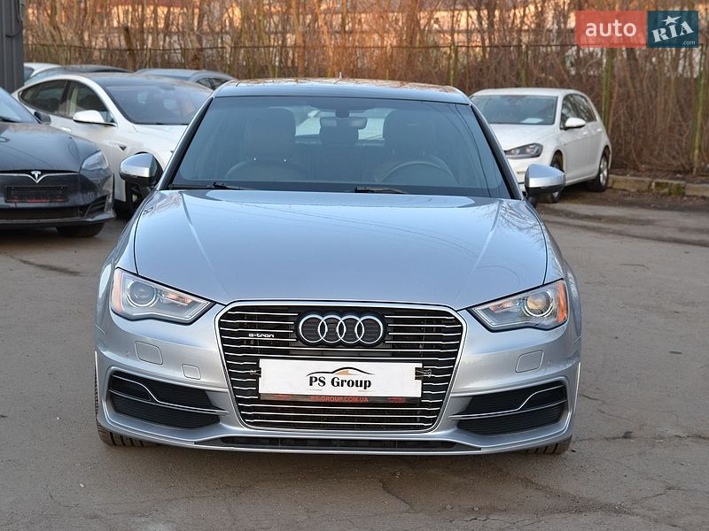 Хэтчбек Audi A3 2016 в Луцке