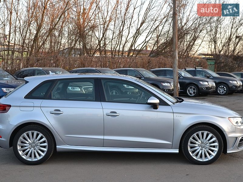 Хэтчбек Audi A3 2016 в Луцке