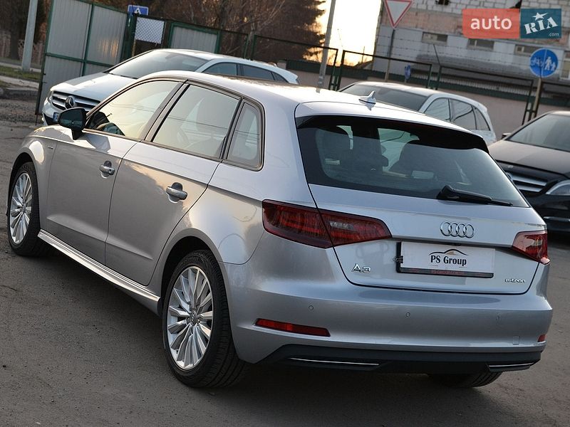 Хэтчбек Audi A3 2016 в Луцке