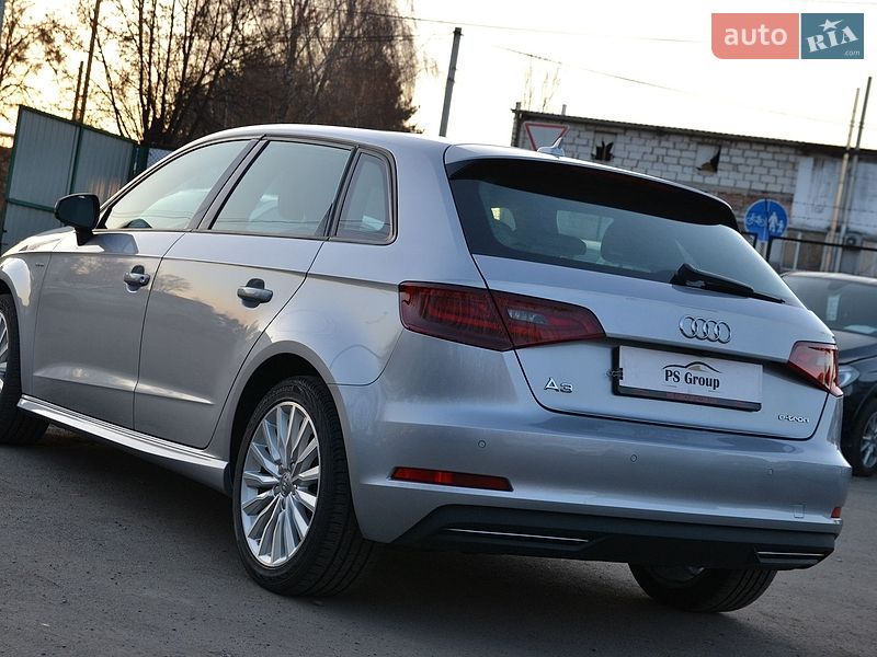 Хэтчбек Audi A3 2016 в Луцке